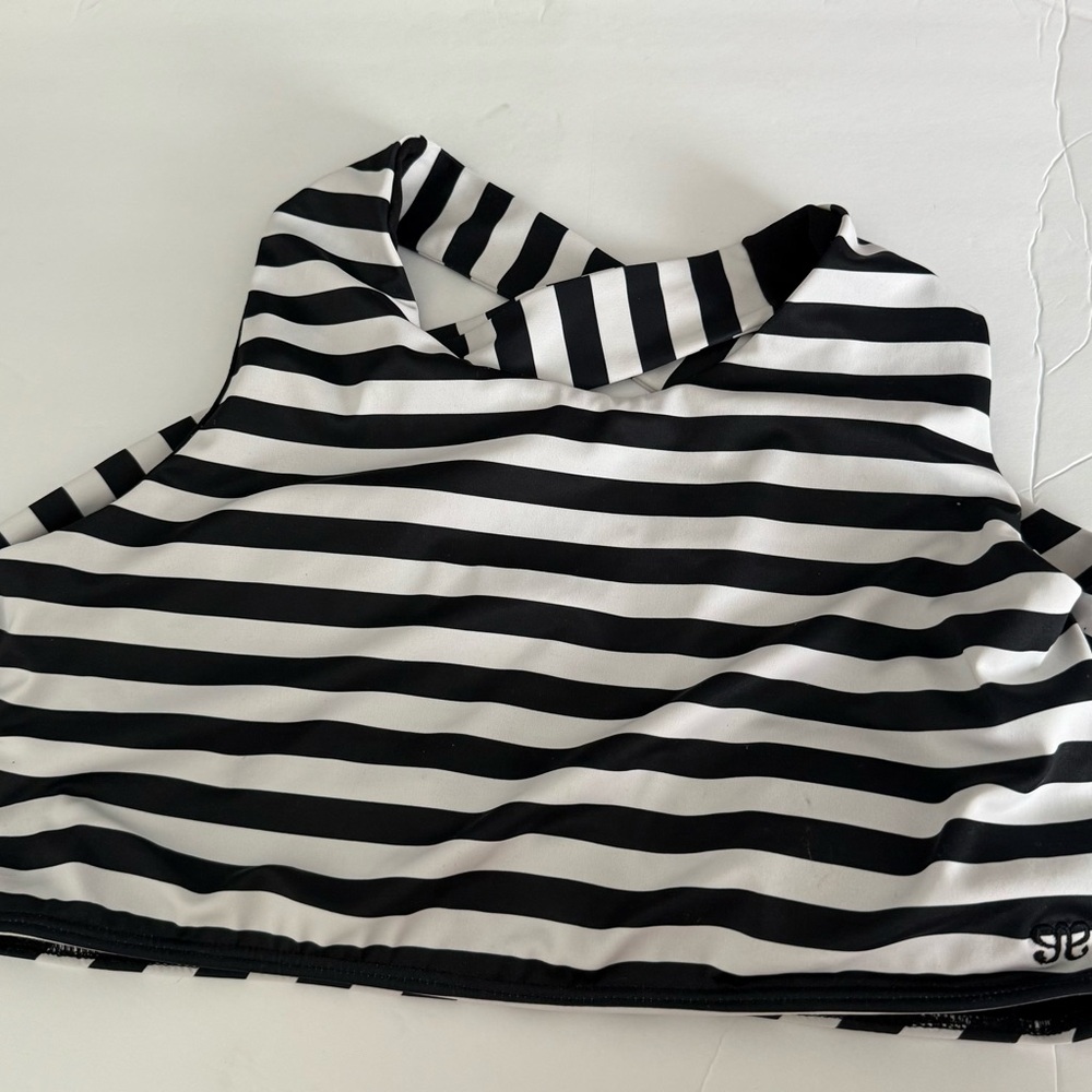 Albion hang ten swim top size xl